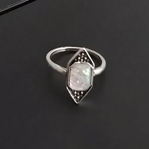 MARCASITE BEZEL SET TRIANGULAR  QUALITY TITANIUM SILVER NEW SIZE  6 STATEMENT RI